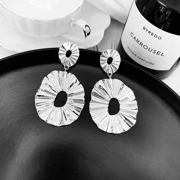 🌺silver leaf Punk statement drop earring - Picture 10 of 12